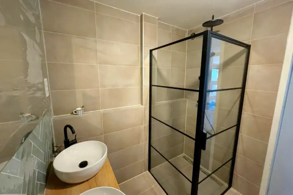 badkamer renovatie tilburg tegelwerk en sanitair montage